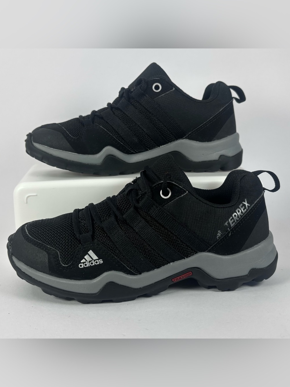 adidas Terrex Men's Athletic Shoe - Black and Gray